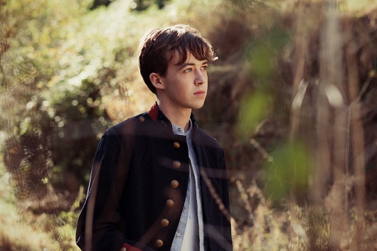 Alex Lawther jako Elliot (mat. dystr.)